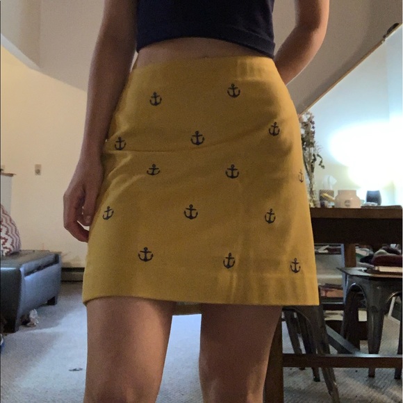 Vineyard Vines anchor skirt. - Picture 2 of 4